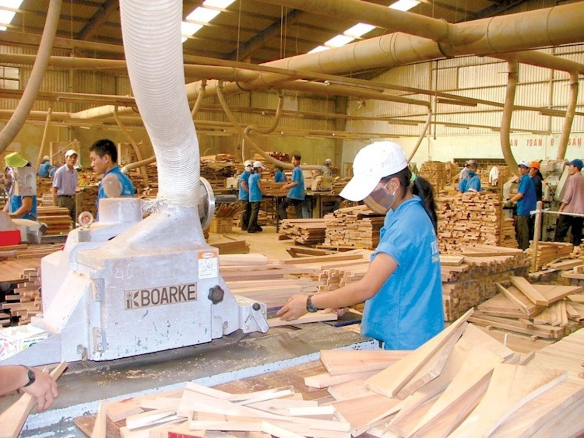 Tháo gỡ khó khăn để duy trì sản xuất và tái phục hồi cho ngành gỗ