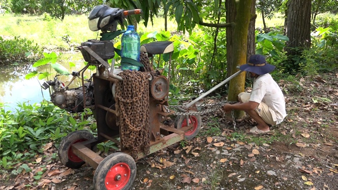 Chế máy tời cây, một giờ kéo hàng tấn gỗ