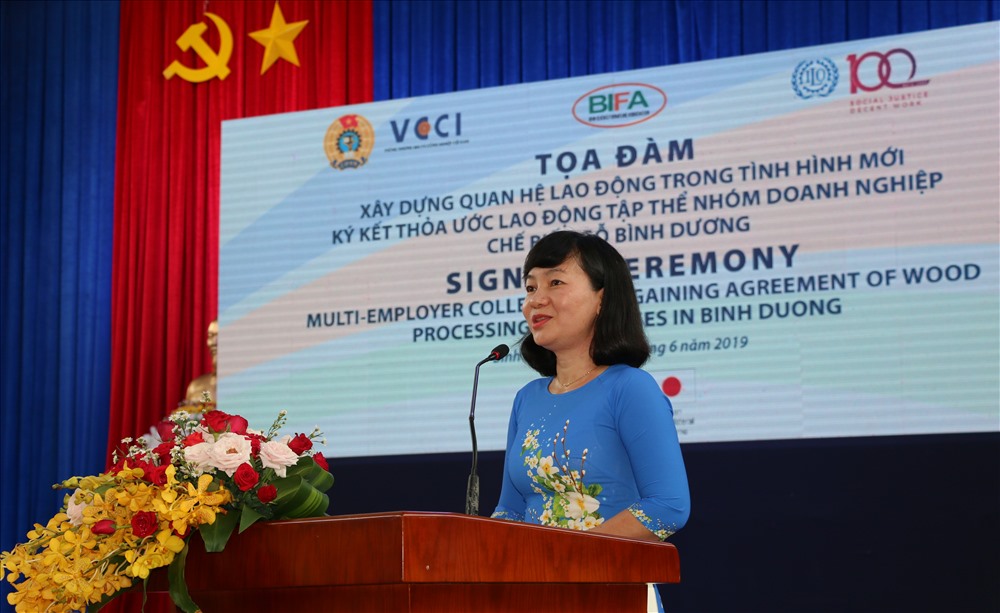 16 doanh nghiệp gỗ ở Bình Dương cùng ký thỏa ước lao động tập thể