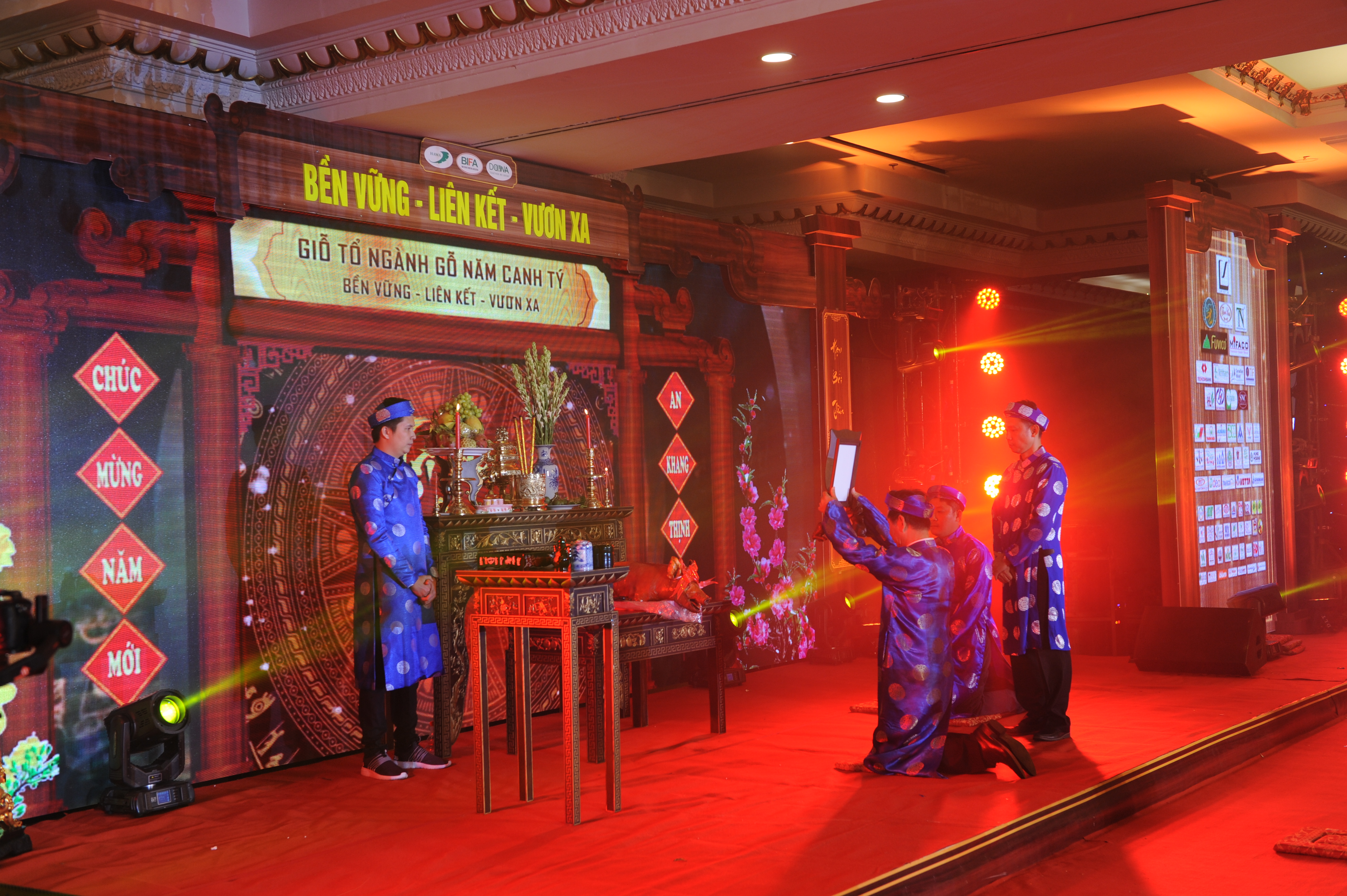 GIỖ TỔ NGÀNH GỖ NĂM CANH TÝ 2020 - BỀN VỮNG-LIÊN KẾT-VƯƠN XA