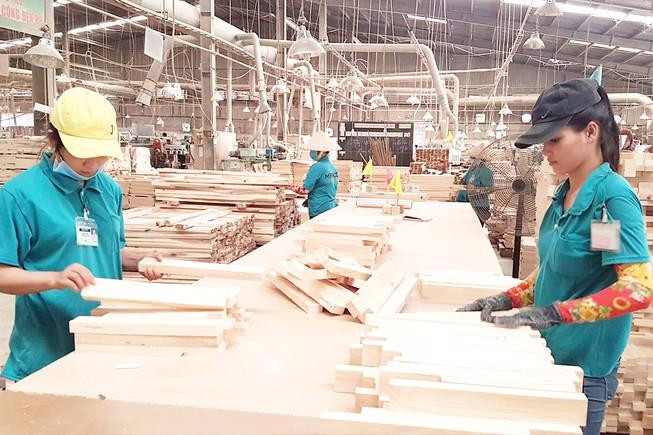 Bình Dương thúc đẩy ngành công nghiệp tiếp tục là động lực tăng trưởng
